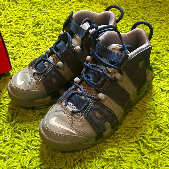 Nike AIR MORE UPTEMPO *Like New* - Picture 2 of 8